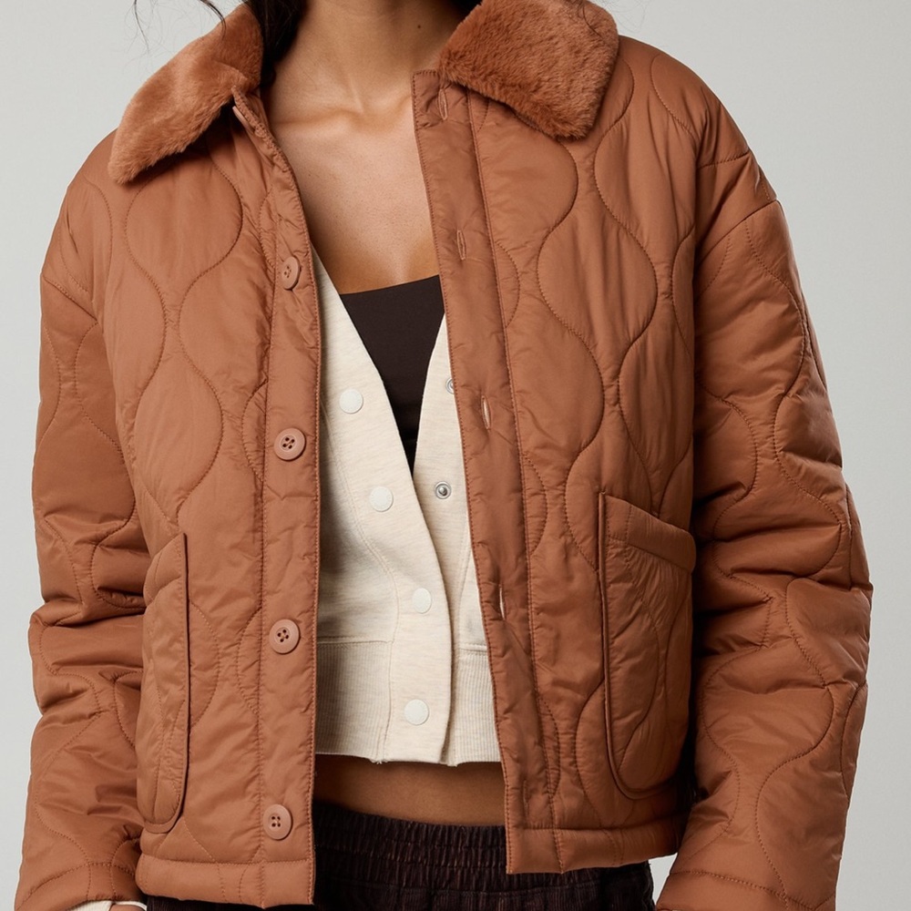 Aerie Women's Brown Quilted Puffer Jacket with Faux Fur Collar
